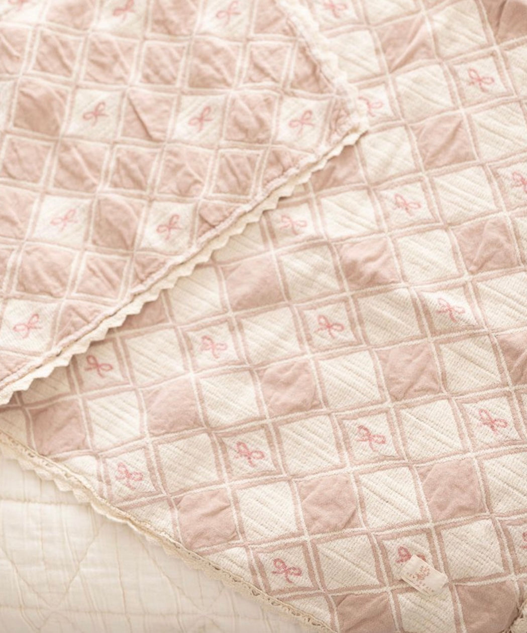 New Grain Patchwork Blanket - Bow