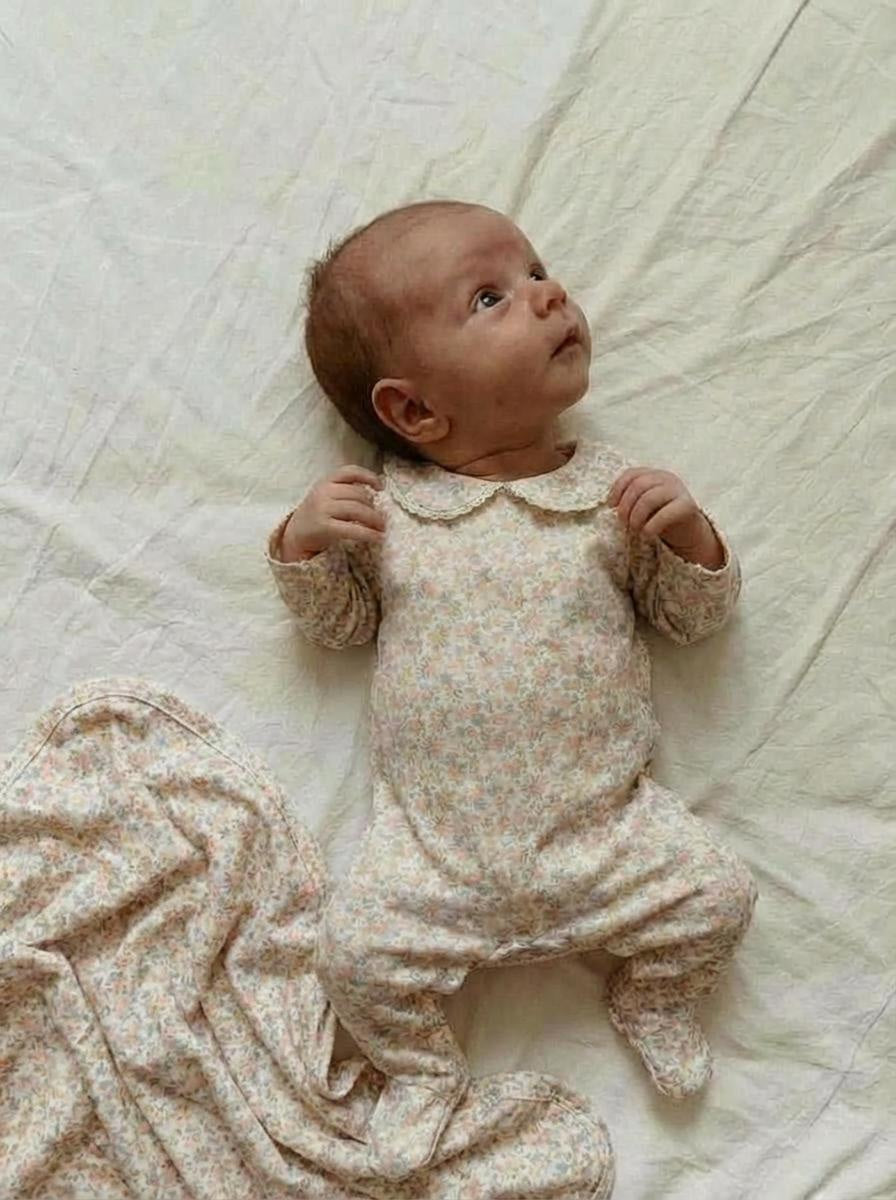 Bebe Organic Iris Blanket in Blooms