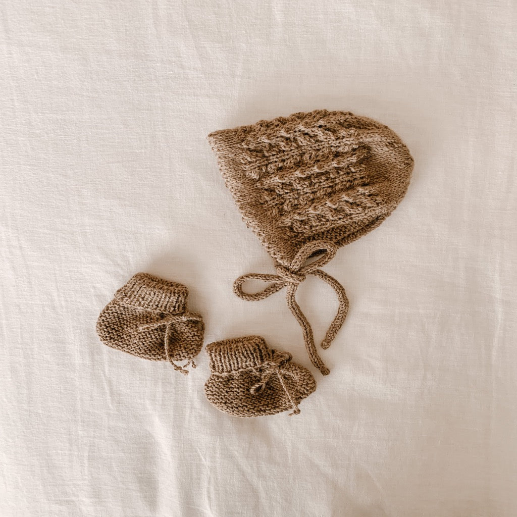 Blue Daisy Wares Fern Heirloom Knit Bonnet in Nougat