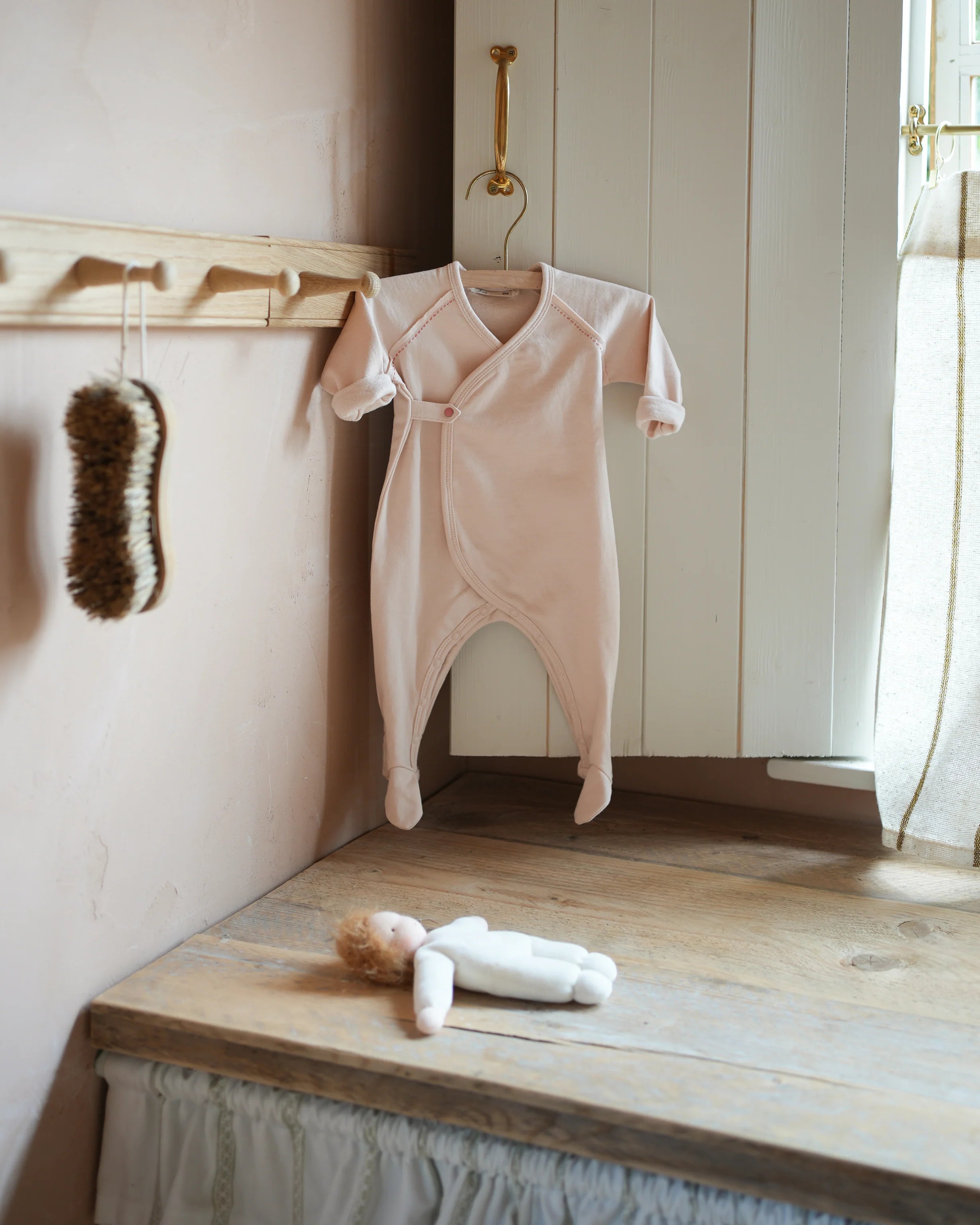 ferne baby Flap Footie - Ballet with Coral Stitching