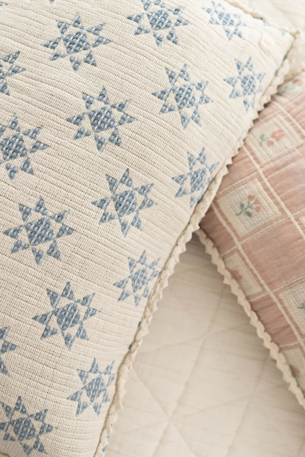 New Grain Pillowcase - Star Quilt