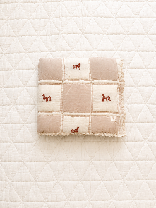 New Grain Sunday Quilt - Pony