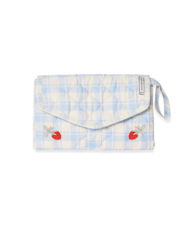 Garbo & Friends Plaid Sky Quilted Change to Go