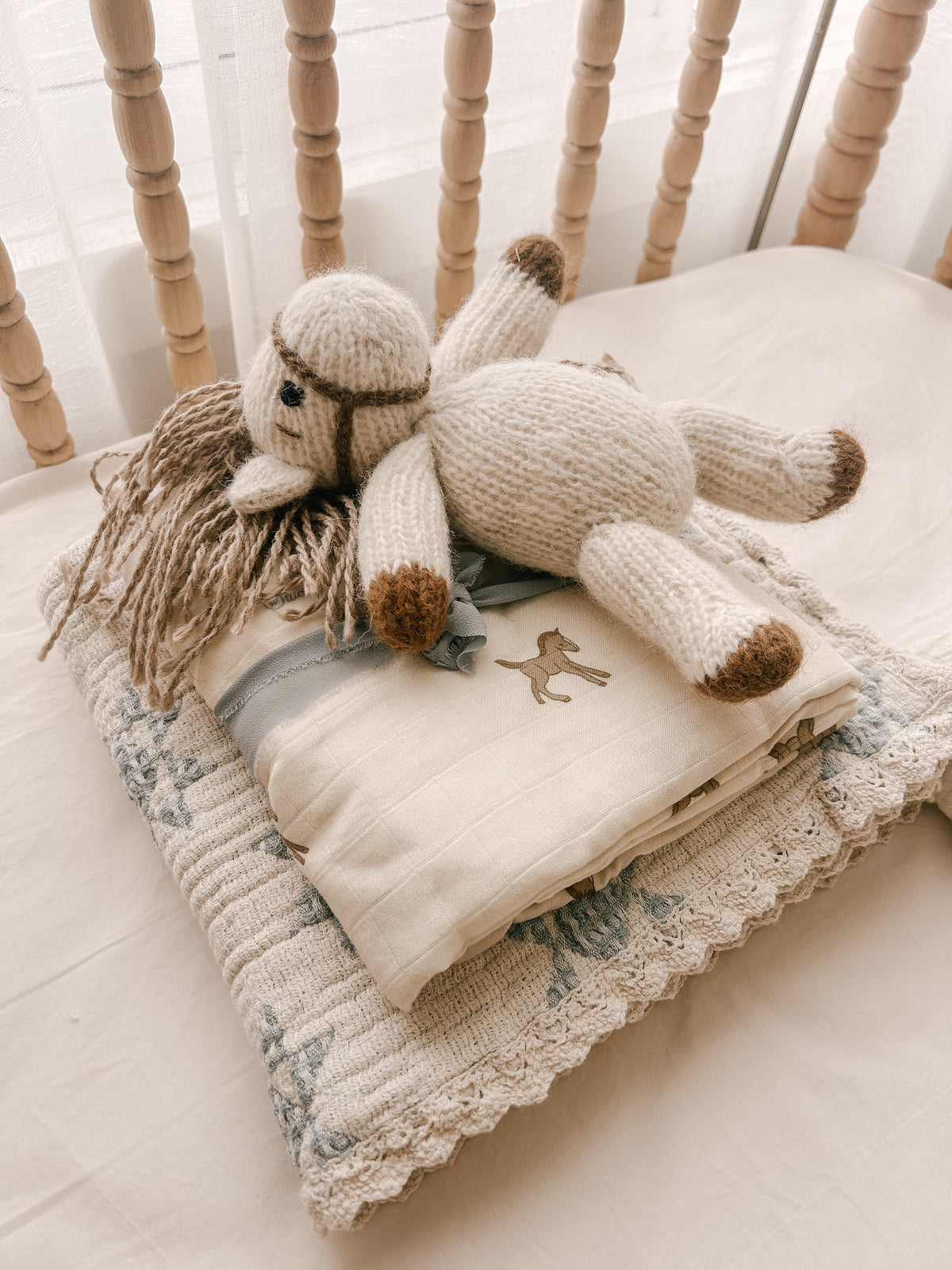 Studley Heirloom Horse in Cream