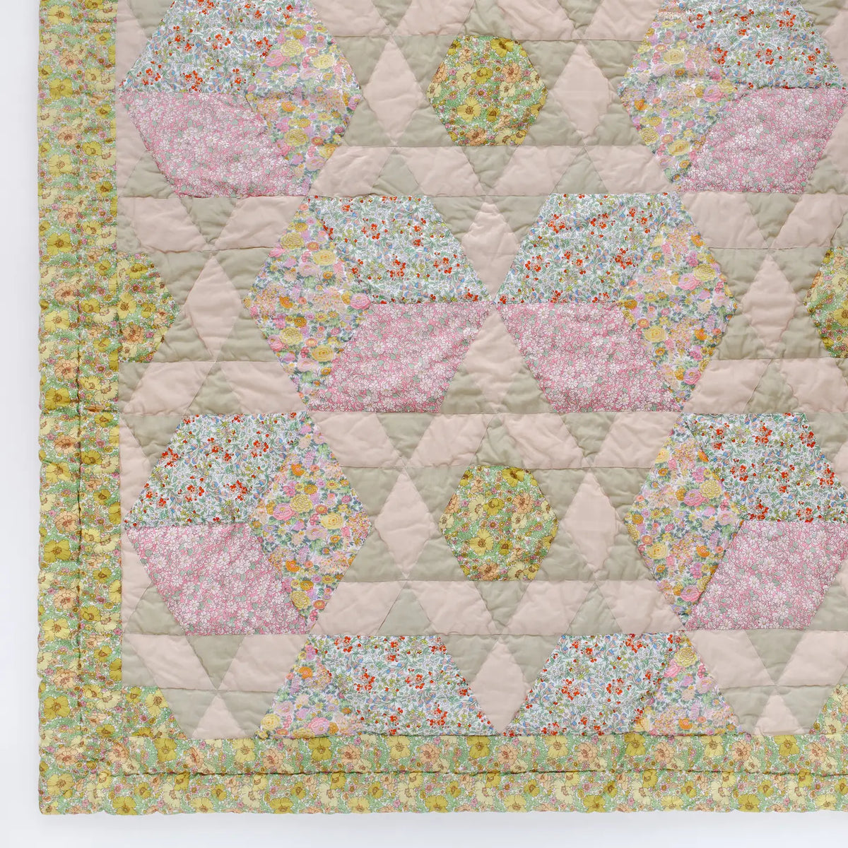 Projektityyny Liberty Fabrics Niityn Laulu Baby Patchwork Quilt