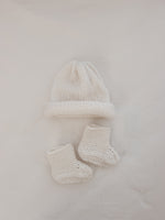 Blue Daisy Wares Baby Beanie and Booties Set