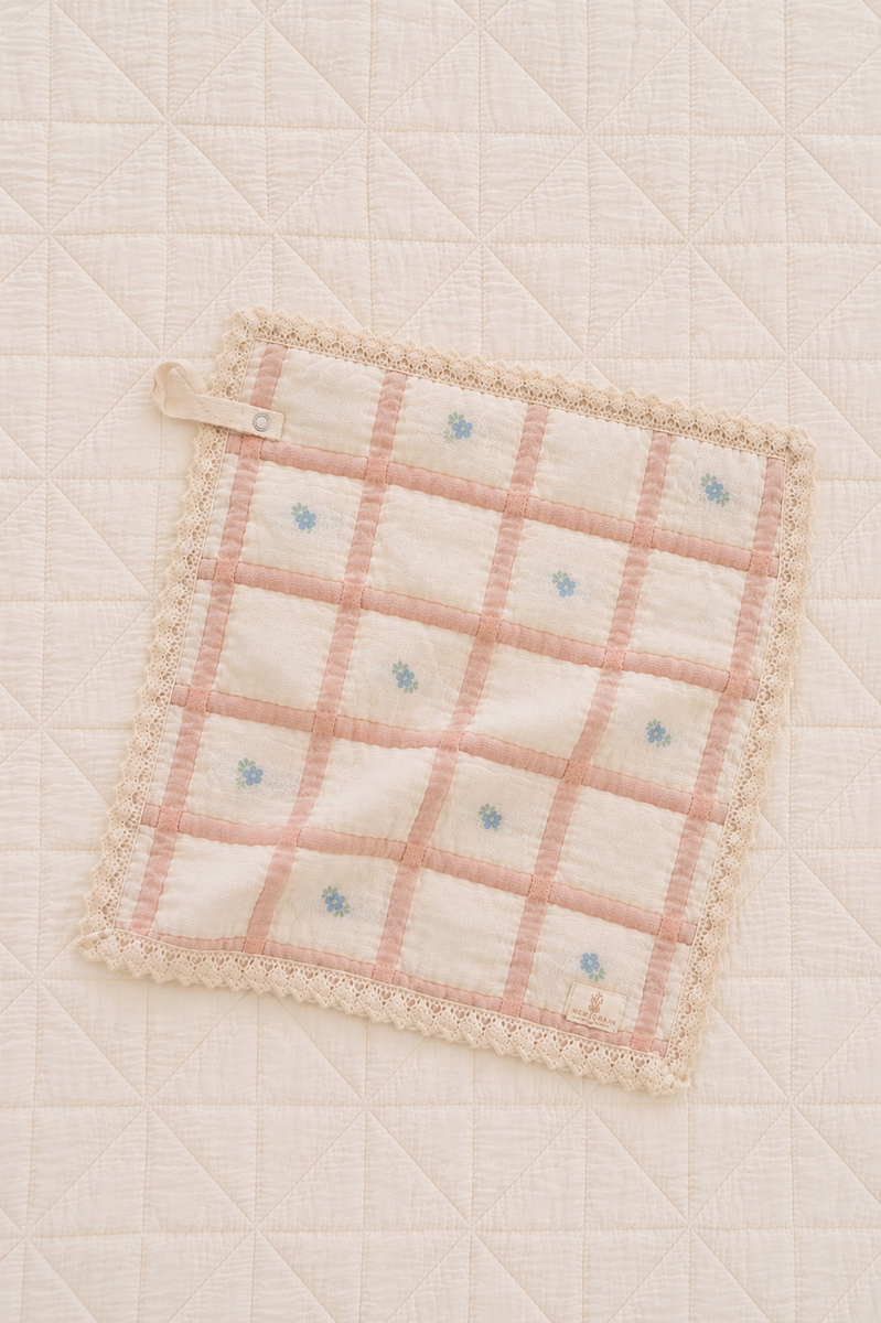 New Grain Quilt Lovie - Petal