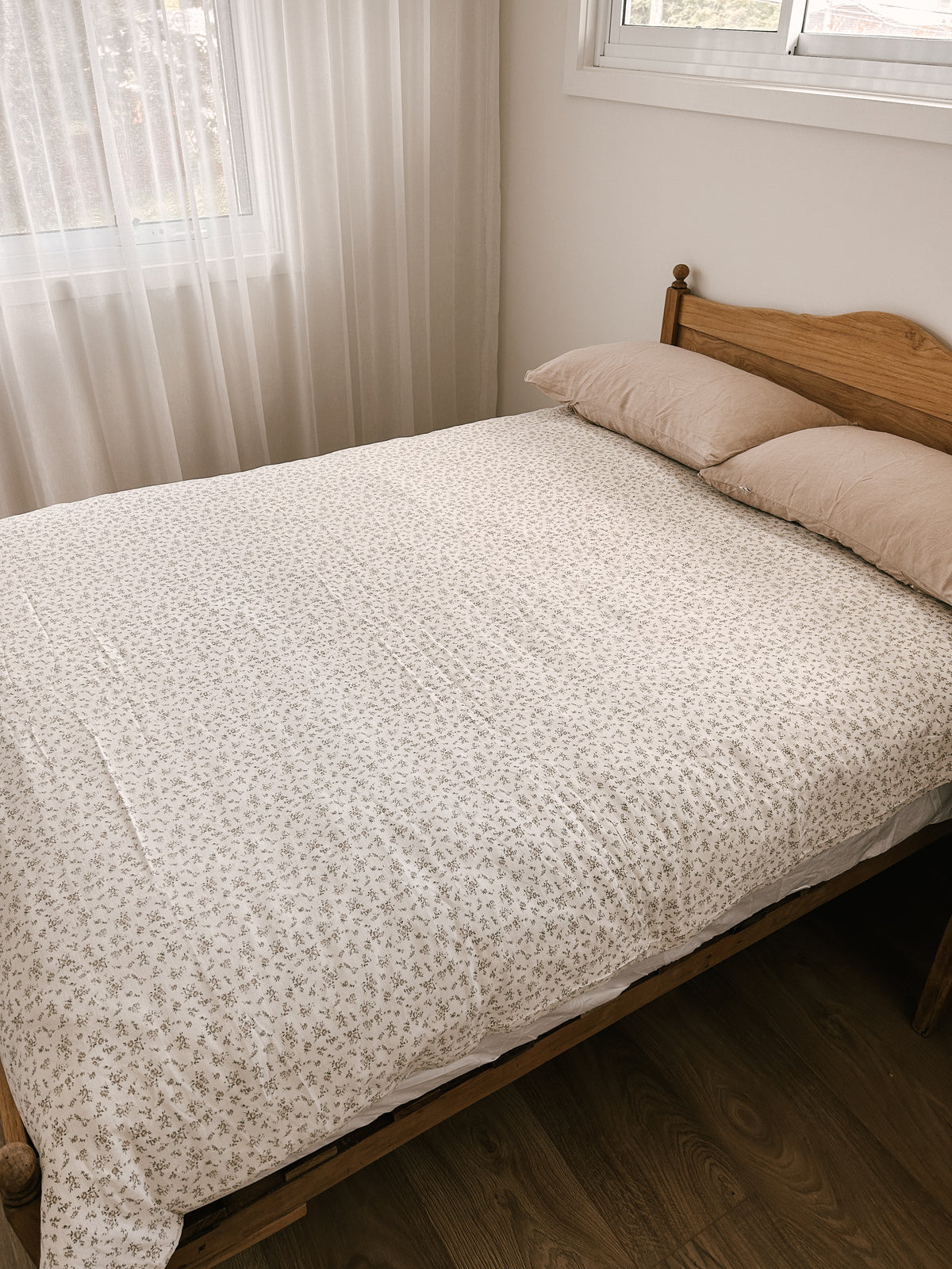 Blue Daisy Wares Double Bed Quilt Cover in Darling Buds Floral