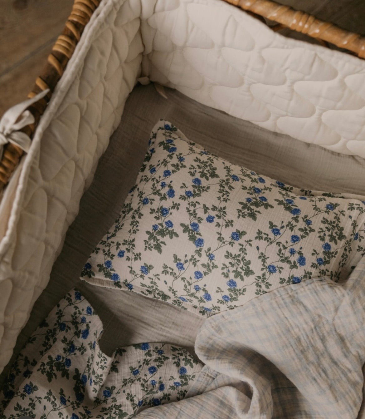 Garbo & Friends Dainty Cot Bed Set