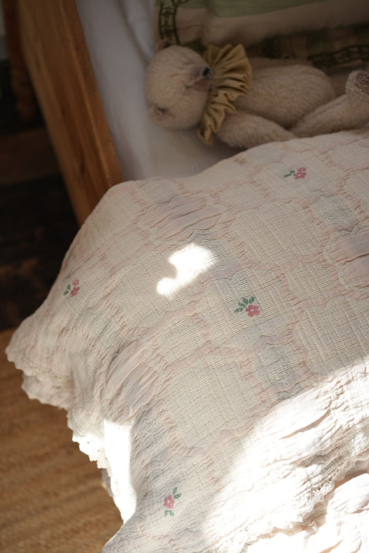 Bebe Organic Cleo Vintage Wallpaper Floral Twin Blanket