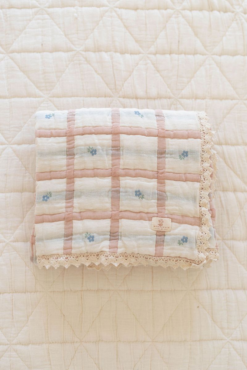 New Grain Meadow Twin Quilt - Petal