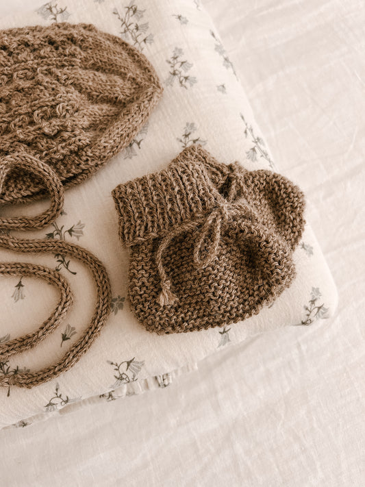 Blue Daisy Wares Heirloom Knit Alpaca Booties in Nougat