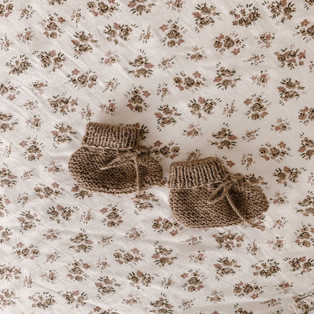 Heirloom Knit Alpaca Booties in Nougat
