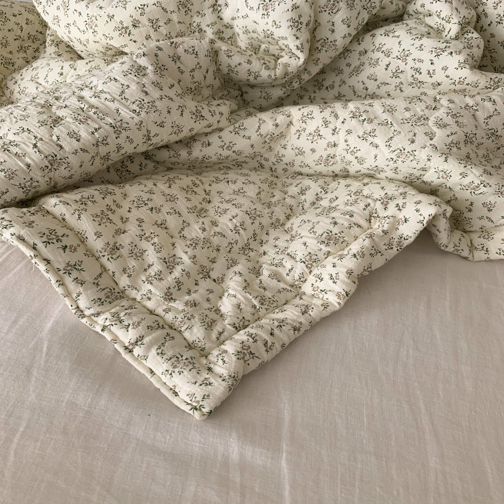 Quilted Blanket in Darling Buds Floral